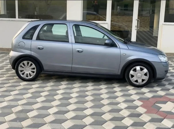 Tirane, shitet makine Opel Corsa 1.3 Nafte, gri metalizato automatik Kondicioner 270.000 km