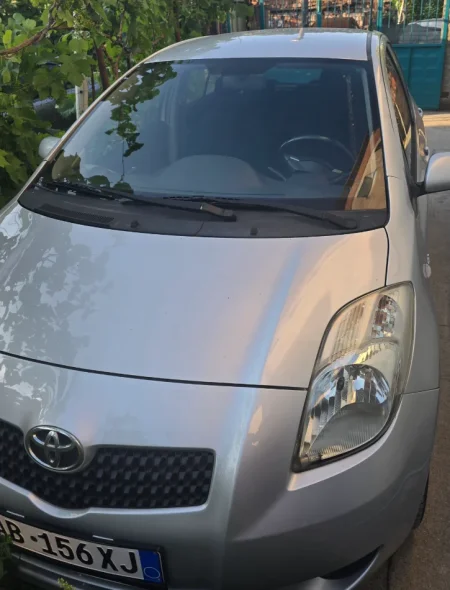 Tirane, shitet makine Toyota Yaris 2007 Nafte, automatik Kondicioner 4.300 €