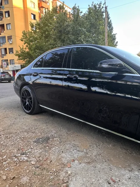 Tirane, shes makine Mercedes Benz Nafte, e zeze automatik Klima 209.000 km 1 €