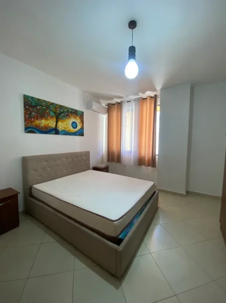 Tirane, jepet me qera apartament 1+1+Ballkon , 65 m² 400 €