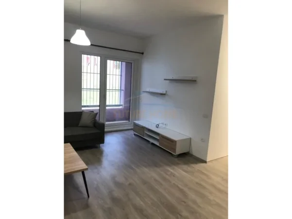 Tirane, jepet me qera apartament 2+1+2,  Kati 1, 99 m² (Kompleksi Mangalem) 50,000 Lekë