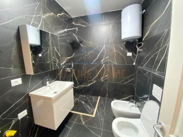 Tirane, jepet me qera apartament 1+1+Parkim Kati 4, 74 m² (Shkolla e Baletit) 70.000Leke