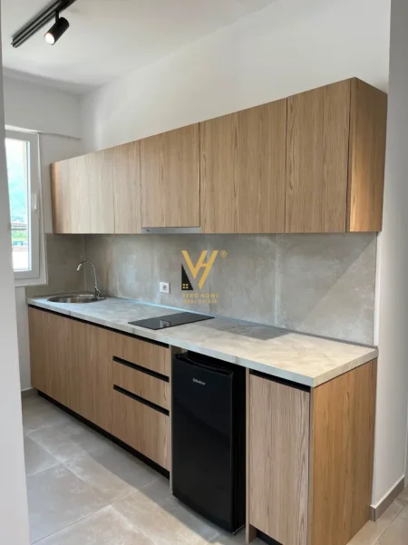 Vlore, jepet me qera 2 garsoniere + 2 dhoma ne plazh Kati 1, 150 m² 10.000 €  VITI(ORIKUM)