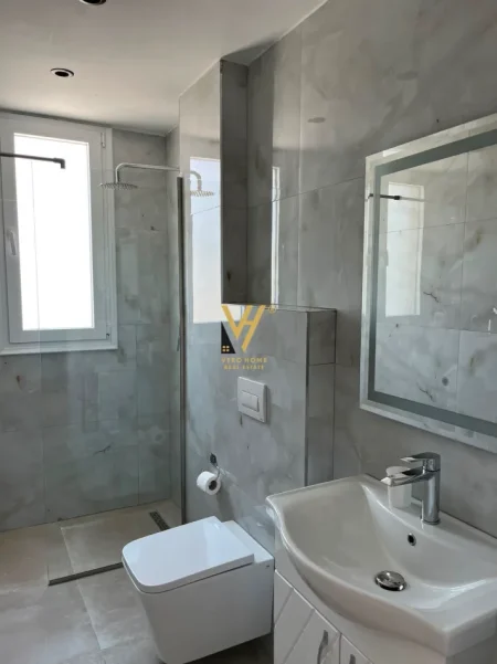 Vlore, jepet me qera 2 garsoniere + 2 dhoma ne plazh Kati 1, 150 m² 10.000 €  VITI(ORIKUM)