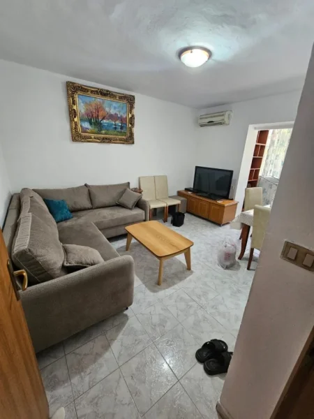Tirane, jepet me qera apartament 1+1 Kati 2, 62 m² 500 € (Shkolla E Baletit)