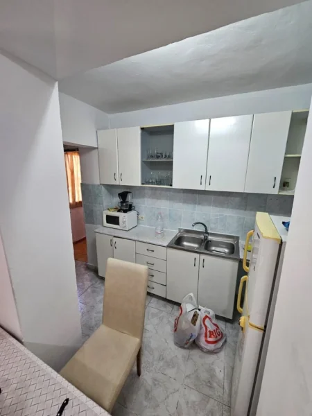 Tirane, jepet me qera apartament 1+1 Kati 2, 62 m² 500 € (Shkolla E Baletit)