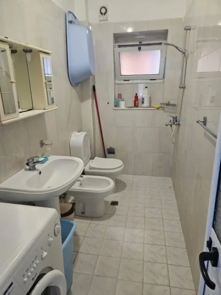 Tirane, jepet me qera apartament 1+1 Kati 2, 62 m² 500 € (Shkolla E Baletit)