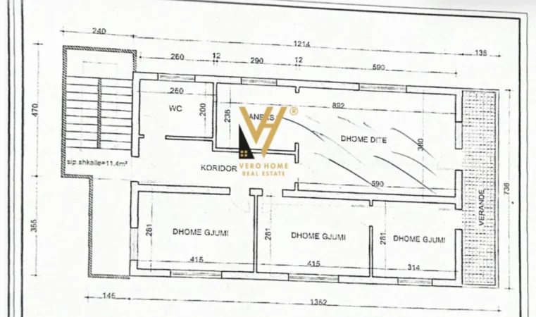 Tirane, jepet me qera dyqan Kati 1, 105 m² 2.100 € (BLLOK)