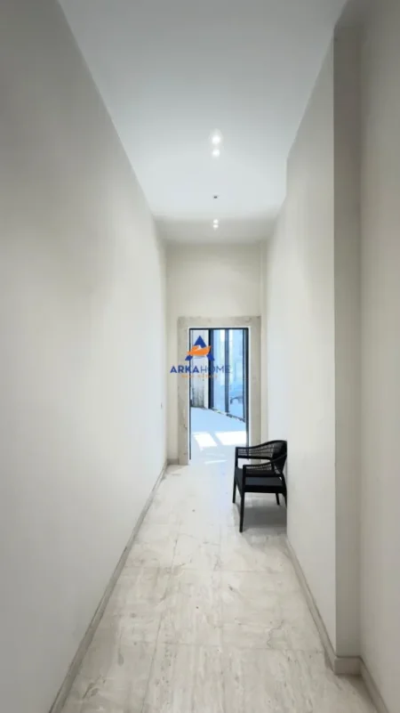 Tirane, shitet ambjent biznesi Kati 0, 129 m² 645.000 € 