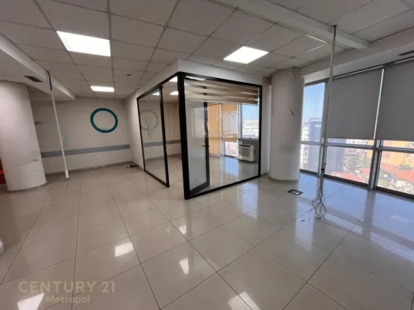 Tirane, jepet me qera zyre Kati 9, 243 m² 1.770 € (Selvia)