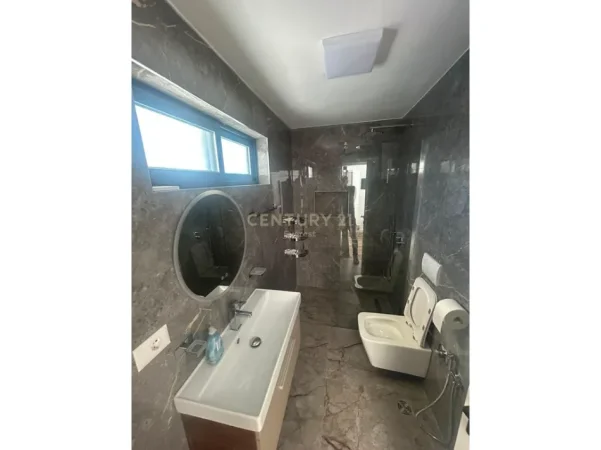 Tirane, jepet me qera zyre Kati 0, 48 m² 1.000 € (9-Katëshe)