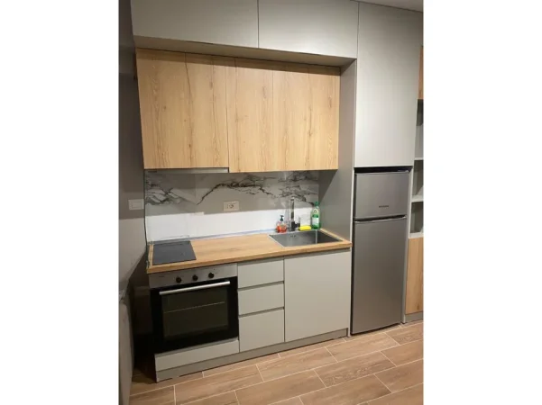 Tirane, jepet me qera garsonier 1+1 , 40 m² 450 € (RRUGA MIHAL POPI)