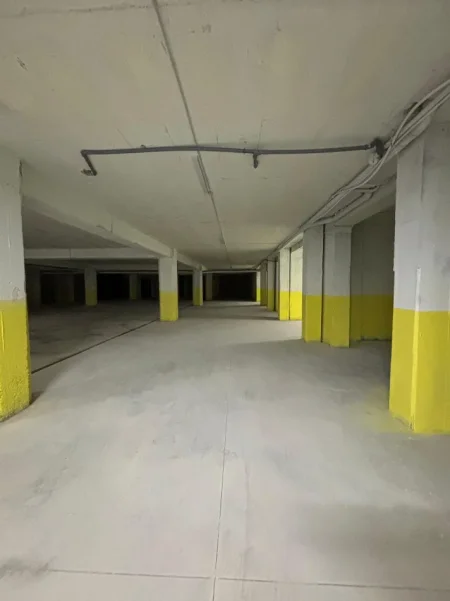 Durres, shitet garazh | post parkimi Kati -1, 15 m² 