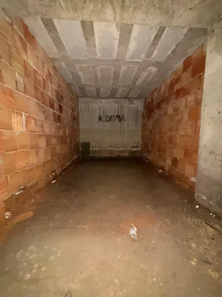 Durres, shitet garazh | post parkimi Kati -1, 15 m² 