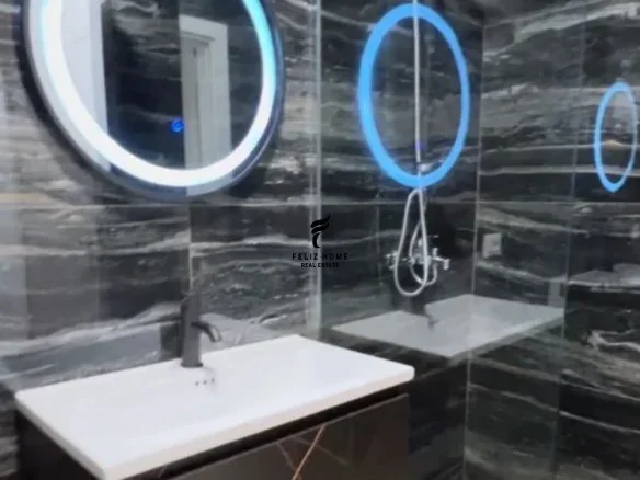 Tirane, jepet me qera apartament 1+1+Ballkon Kati 4, 70 m² 680 € (LIQENI I THATE)