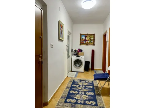 Tirane, jepet me qera apartament 2+1 Kati 6, 84 m² 600 € (ATSH)