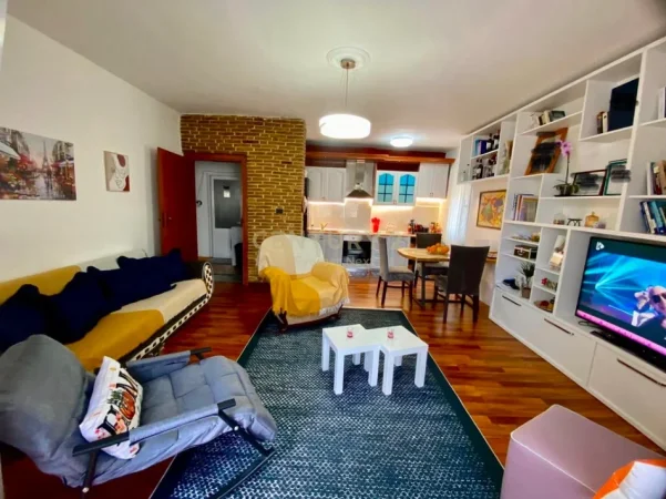Tirane, jepet me qera apartament 2+1 Kati 6, 84 m² 600 € (ATSH)