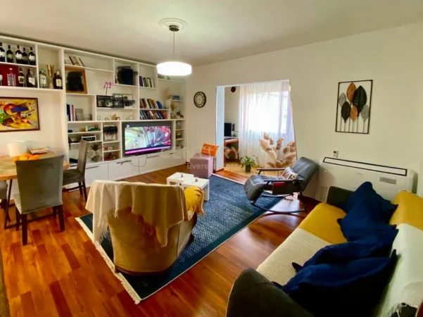 Tirane, jepet me qera apartament 2+1 Kati 6, 84 m² 600 € (ATSH)