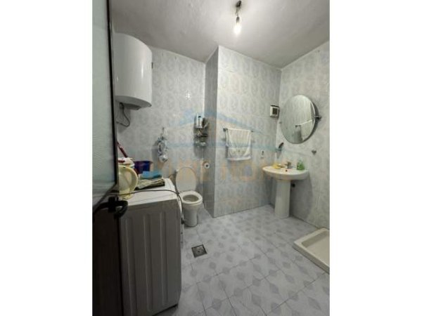 Tirane, shitet apartament 2+1 Kati 7, 100 m² 110.000 Euro (LAPRAKE)