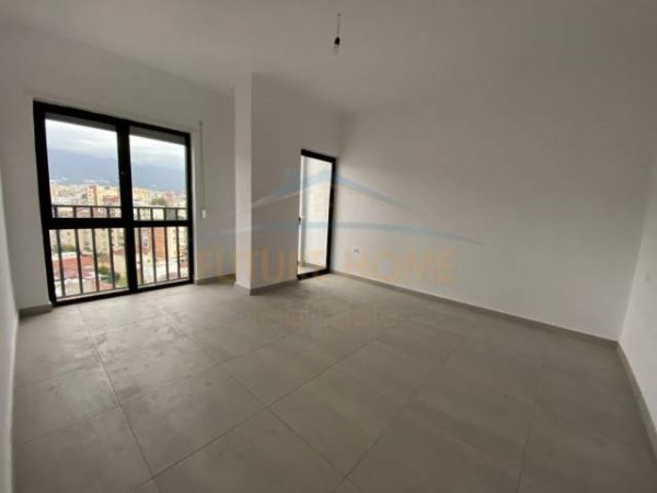 Tirane, shes apartament 2+1+BLK Kati 10, 90 m² 187.500 Euro (rruga e dibres prane viles gold)