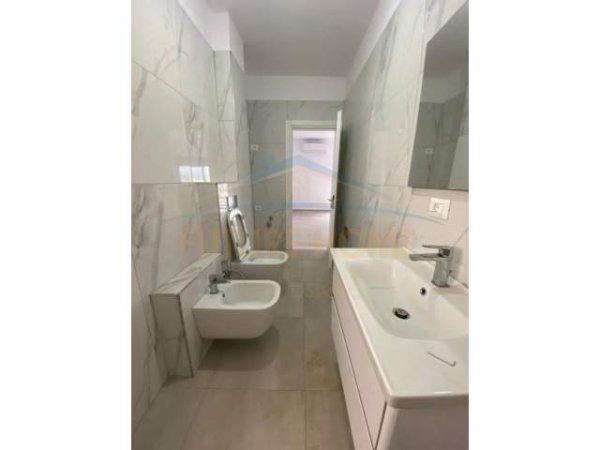Tirane, shes apartament 2+1+BLK Kati 10, 90 m² 187.500 Euro (rruga e dibres prane viles gold)