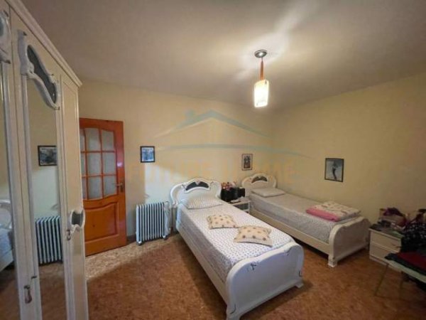 Tirane, shitet apartament 2+1 Kati 5, 98 m² 150.000 Euro (RRUGA E KAVAJES)