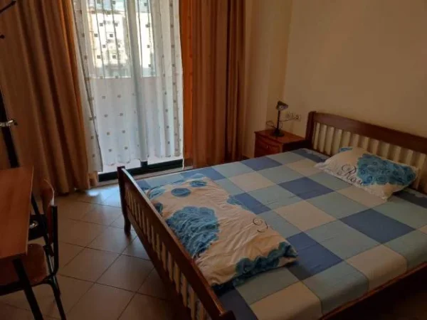 ofert jepet me qera apartament, kati i 4, 70 m2, 460 euro