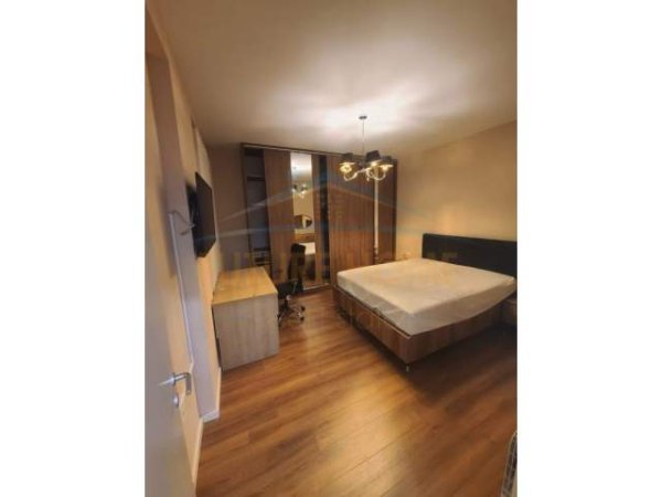 Tirane, jepet me qera apartament 2+1 Kati 2, 120 m² 1.000 Euro (Rruga Panorama)