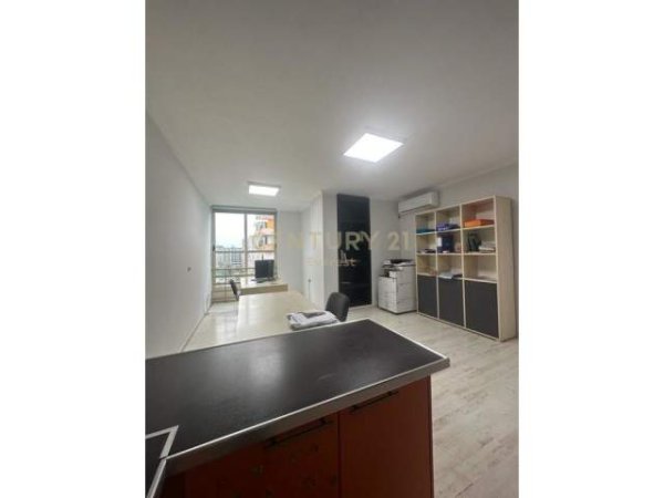 Tirane, shitet apartament 2+1 Kati 5, 153.000 Euro