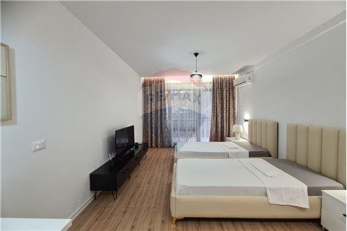 Tirane, jepet me qera 550 Euro (Him Kolli)