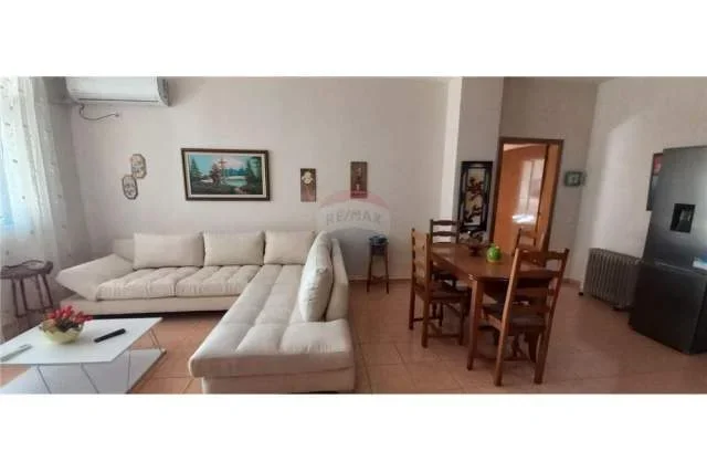 Tirane, jepet me qera apartament 2+1+A Kati 7, 117 m² 720 Euro