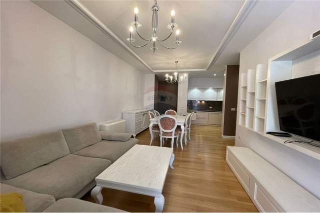 Tirane, shitet apartament 2+1+A 114 m² 220.000 Euro