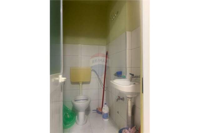 Tirane, jepet me qera dyqan Kati 0, 52 m² 400 Leke (Don Bosko)