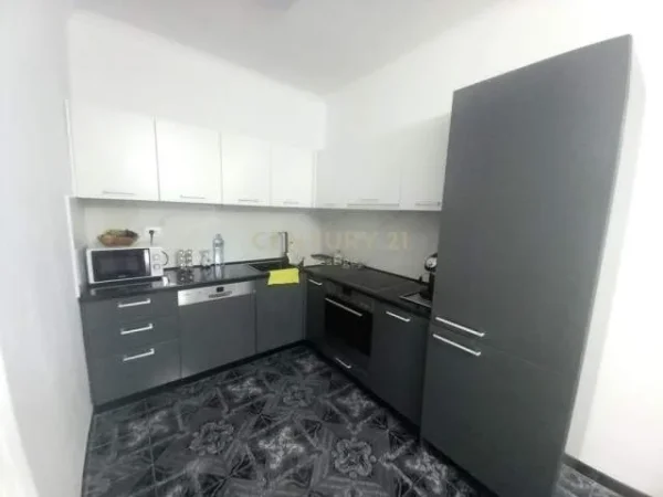 Tirane, jepet me qera apartament Kati 3, 90 m² 450 Euro