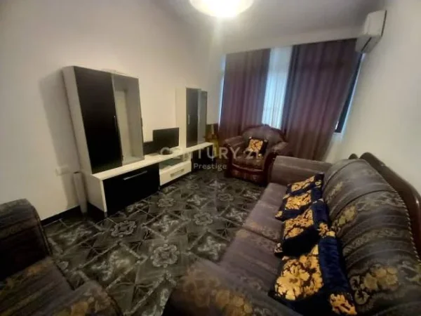 Tirane, jepet me qera apartament Kati 3, 90 m² 450 Euro