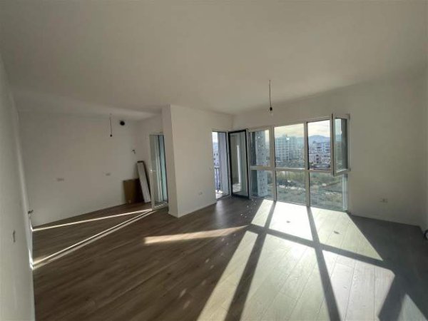 Tirane, jepet me qera apartament 1+1 Kati 8, 83 m² 400 Euro (5 Maji)