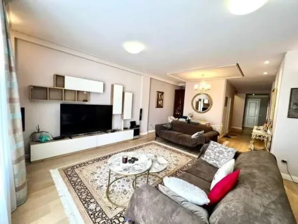 Tirane, shes apartament 3+1 155 m² Euro (Stadiumi Air Albania)
