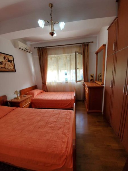 Tirane, jepet me qera apartament 2+1 Kati 3, 110 m² 800 Euro (Prokop Mima)