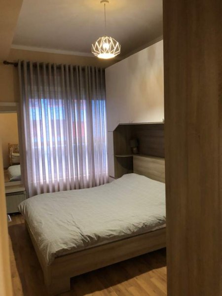 Tirane, jepet me qera apartament 2+1 Kati 5, 95 m² 500 Euro (Tek Ali Demi)