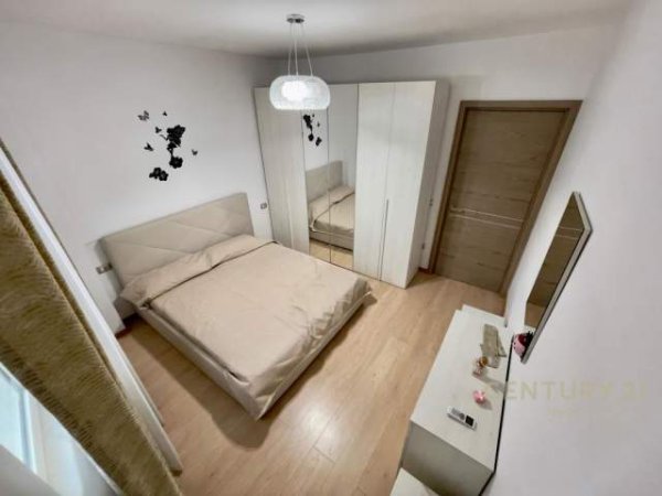 Tirane, jepet me qera apartament 2+1+BLK Kati 3, 125 m² 650 Euro (pranë Kristal Center, Komuna e Parisit)