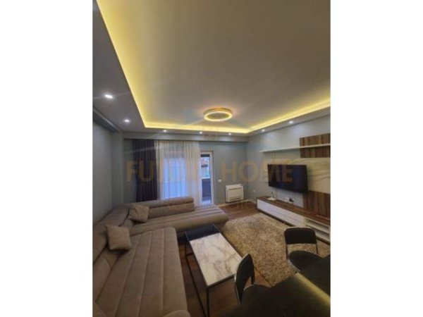 Tirane, jepet me qera apartament 2+1 Kati 2, 120 m² 1.000 Euro (Rruga Panorama)