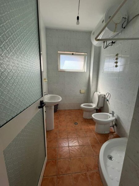 Tirane, jepet me qera apartament 3+1+BLK Kati 7, 100 m² 40.000 Leke (vexhi buharaja)
