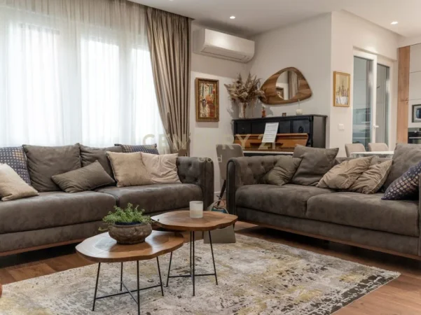Tirane, jepet me qera apartament 2+1 Kati 5, 118 m² 1.400 € (Rruga e Barrikadave)