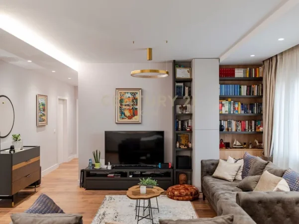 Tirane, jepet me qera apartament 2+1 Kati 5, 118 m² 1.400 € (Rruga e Barrikadave)