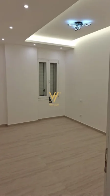Tirane, jepet me qera zyre Kati 2, 100 m² 1.600 € (RRUGA E KOSOVAREVE)