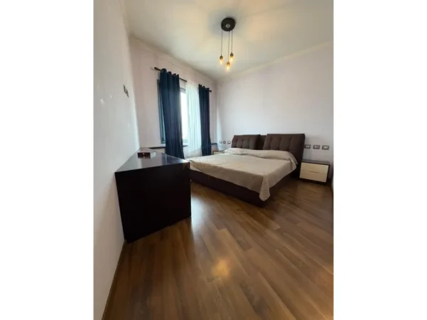 Tirane, jepet me qera apartament 2+1 Kati 11, 80 m² 650 € (Pazari i Ri)
