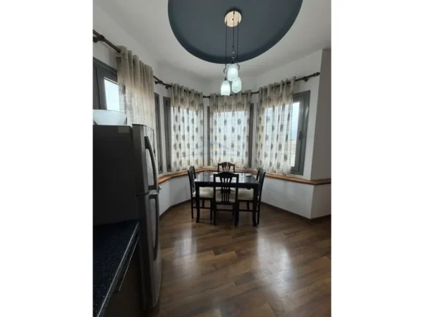 Tirane, jepet me qera apartament 2+1 Kati 11, 80 m² 650 € (Pazari i Ri)