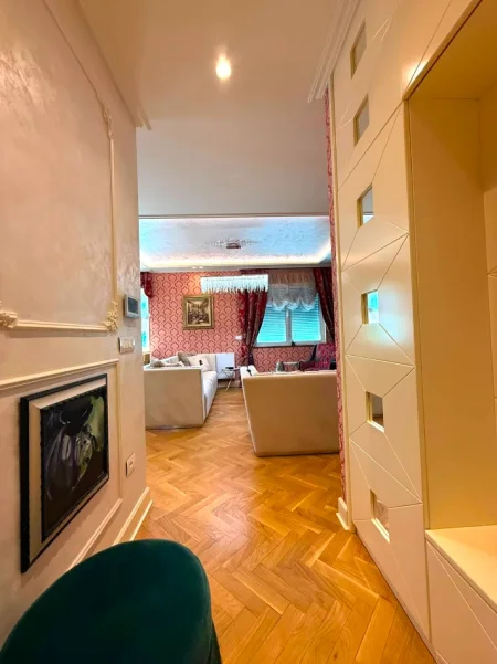 Tirane, jepet me qira , 116 m²