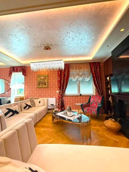 Tirane, jepet me qira , 116 m²