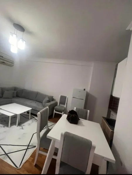 Tirane, jepet me qera apartament 2+1 Kati 3, 90 m² 600 € (Don Bosko)